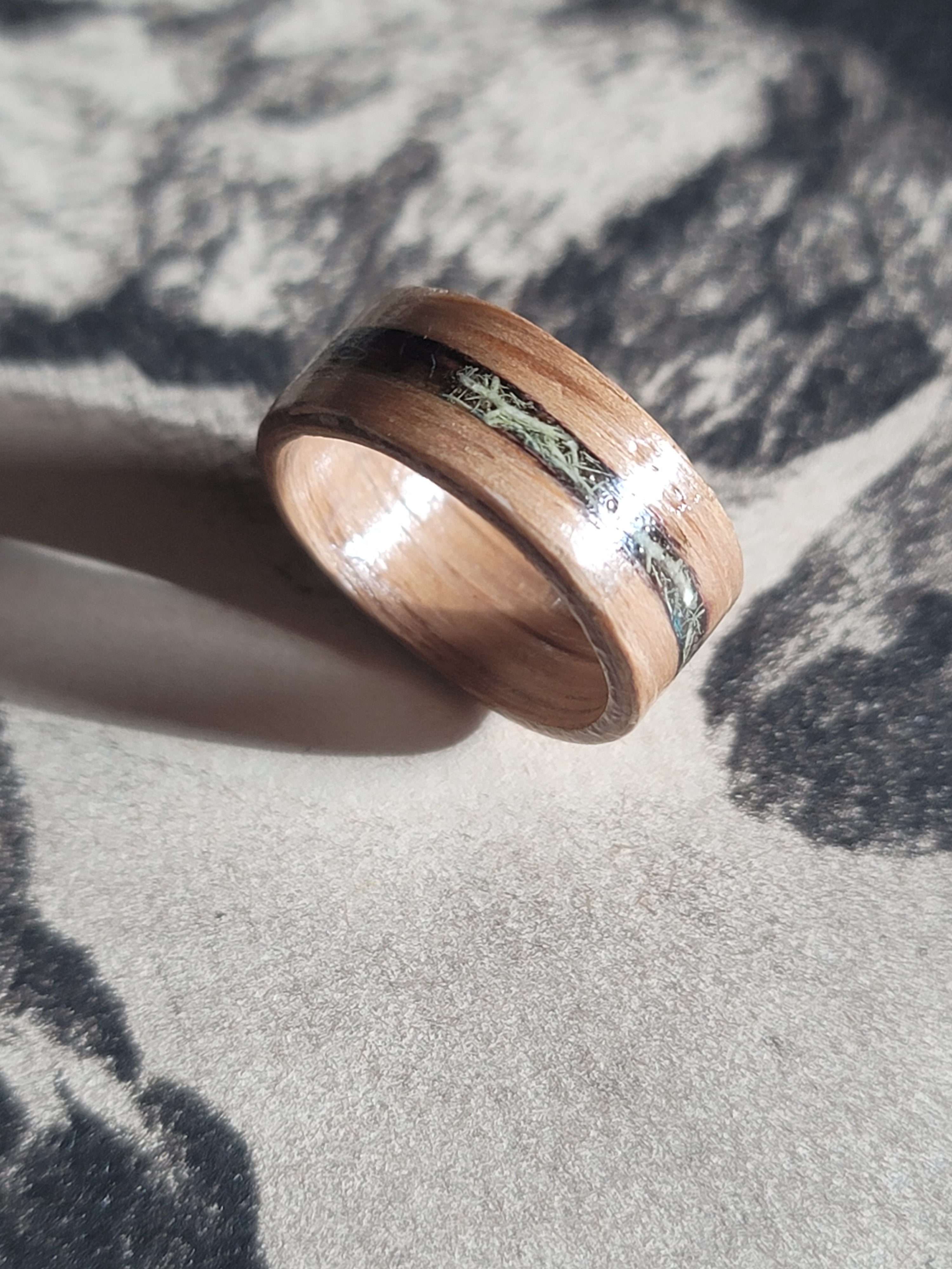 Oak Ring with an incased band of Lichen size 5.5