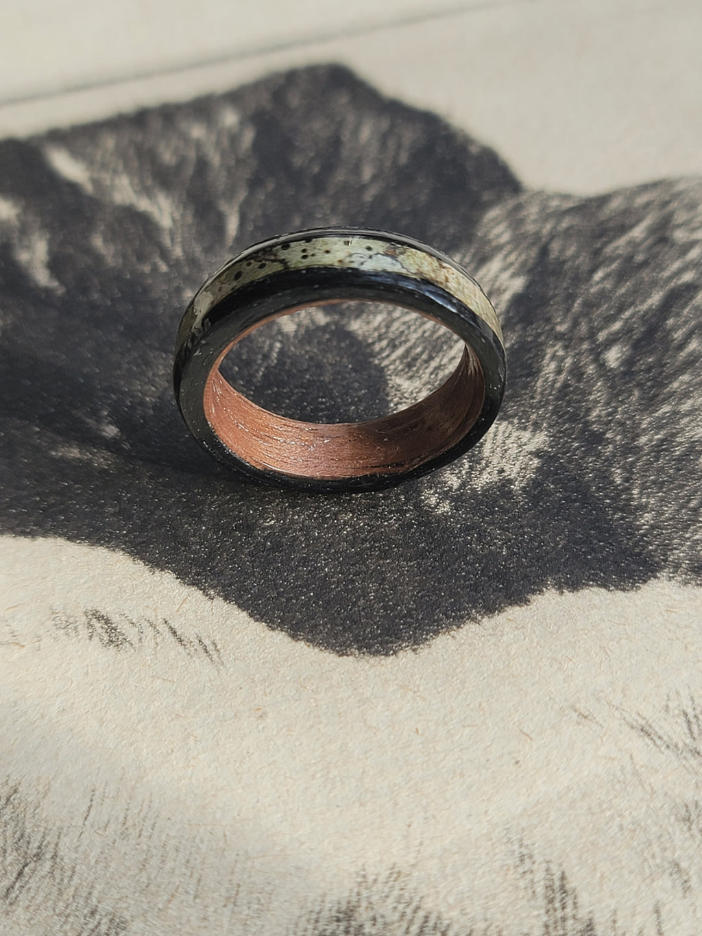 Oak with Lichen Patterned Rowan Tree Bark ring size 7.5