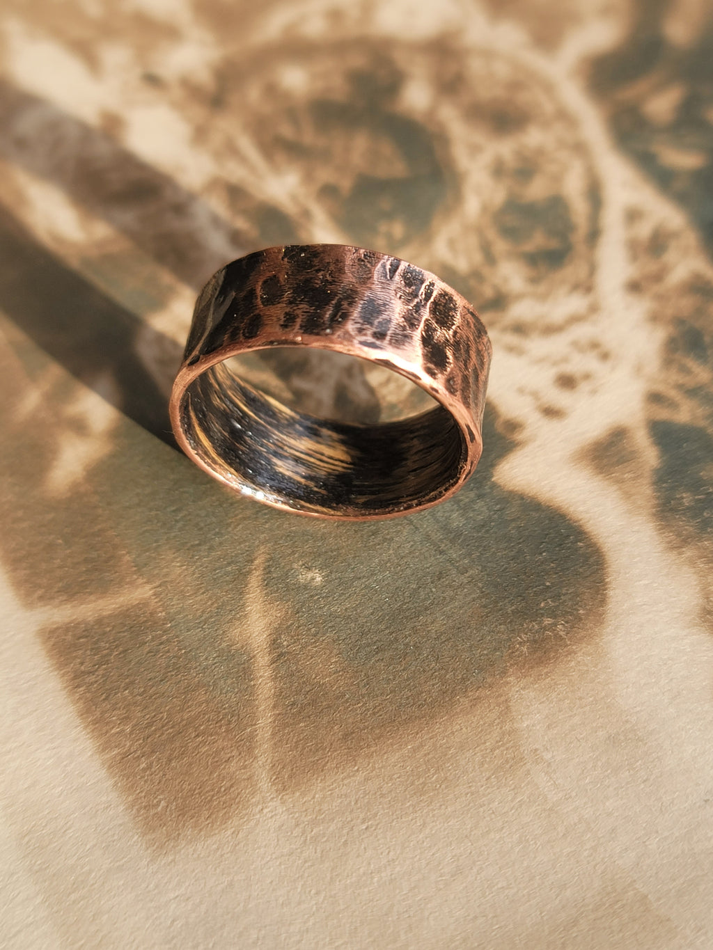 Hammered Copper Ring with Oak Inner Size 10