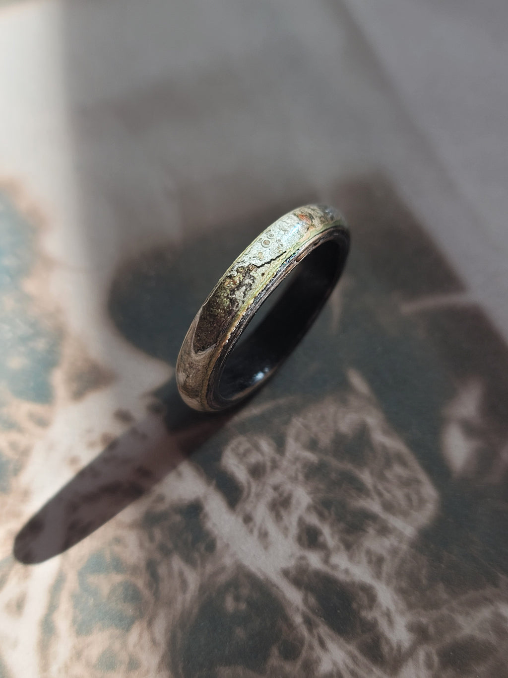 Oak with Lichen Patterned Rowan Tree Bark Ring Size 10